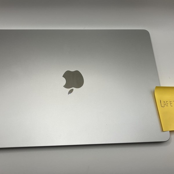 MacBook Air 2025 (M4) - 13 inch - 256 GB, Silver, 16 GB, Apple M4