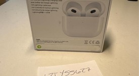 New
													Apple AirPods 3rd Gen - Lightning Case, photo 2 of 4