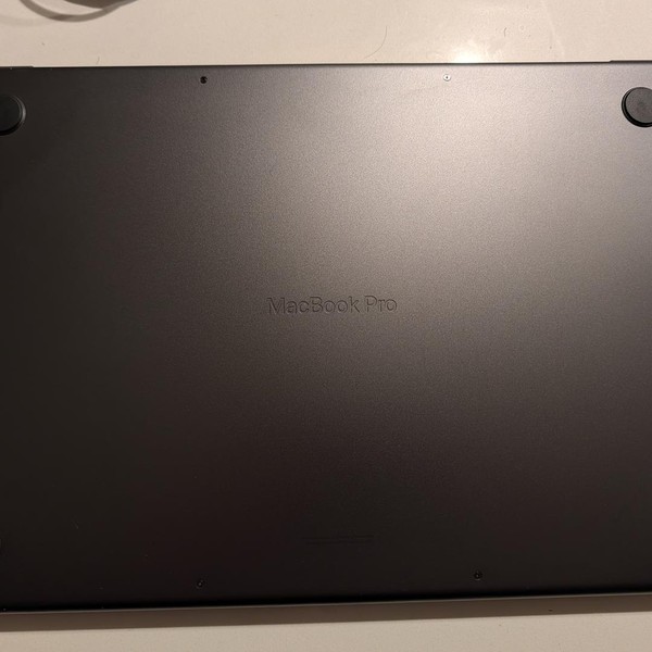 MacBook Pro 2024 - 16 inch - 2 TB, Space Black, 48 GB, Apple M4 Max 16-core