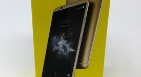 New
													ZTE Axon 7 - Unlocked, Gold, 64 GB, photo 1 of 3