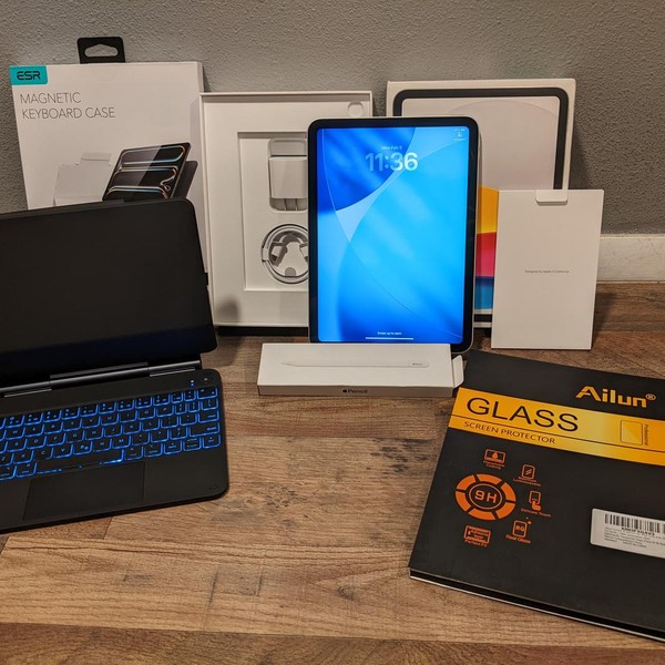 Apple iPad 11th Gen - Wi-Fi, 128 GB, Silver, A3354