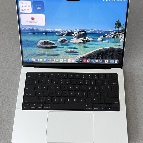 MacBook Pro Late 2023 (M3) - 14 inch - 512 GB, Silver, 8 GB, Apple M3, 10-core GPU