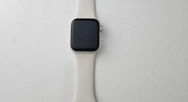 Mint
													Apple Watch SE 3rd Gen 40mm - Starlight, A3324 - GPS, photo 3 of 10