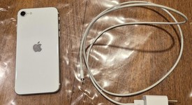 Good
													Apple iPhone SE 2nd Gen 2020 - Unlocked, White, 64 GB, A2275, photo 1 of 6