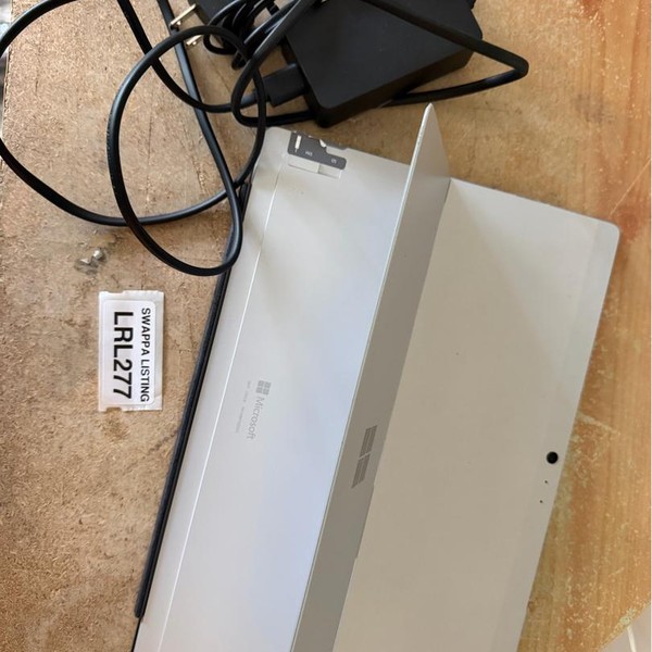 Microsoft Surface Pro 5 (2017) - Unlocked, 256 GB, Silver, 8 GB, LTE