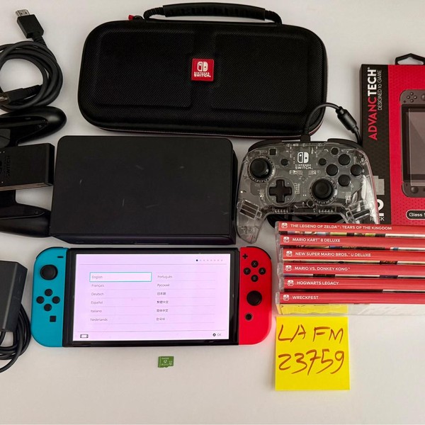 Nintendo Switch - OLED - 64 GB, Red & Blue