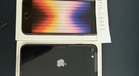 Mint
													Apple iPhone SE 3rd Gen 2022 - Unlocked, Midnight, 64 GB, A2595, photo 4 of 6