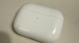 Used
													Apple AirPods Pro - MagSafe Case, photo 1 of 7