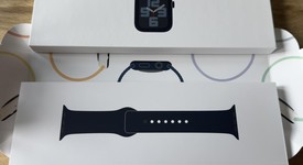 New
													Apple Watch SE 2nd Gen 40mm - Midnight, A2722 - GPS, Aluminum, photo 3 of 7