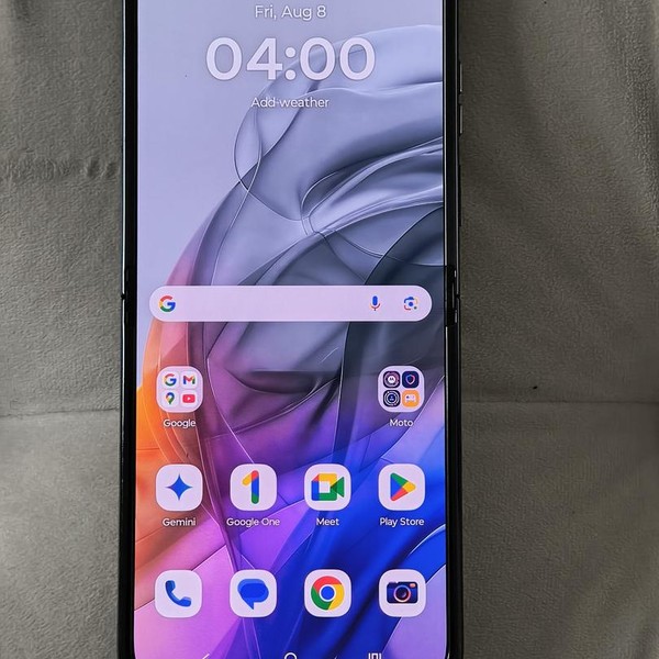 Motorola Razr (2024) - Unlocked, 256 GB, Gray, 8 GB