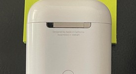 Used
													Apple AirPods 2nd Gen - Lightning Case, photo 3 of 5