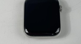 Fair
													Apple Watch Series 6 44mm - Unlocked, Silver, A2294 - Cellular, Stainless Steel, photo 3 of 8