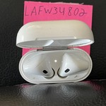 Used Apple AirPods (2nd Gen) - Lightning Case