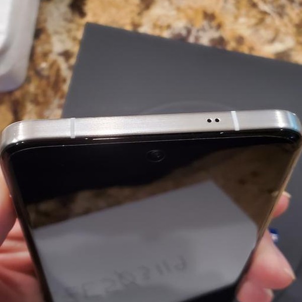 Vivo X200 Pro - Unlocked Non-US, 512 GB, Titanium, 16 GB