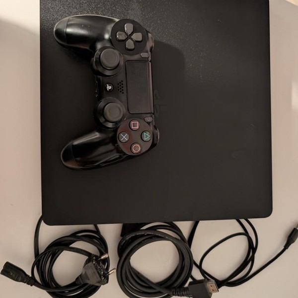 PlayStation 4 Slim - 500 GB, Black