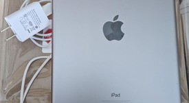 Mint
													Apple iPad 5th Gen - Wi-Fi, Gray, 32 GB, A1822, photo 2 of 6