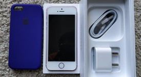 Good
													Apple iPhone SE 1st Gen 2016 - Unlocked, Rose Gold, 32 GB, A1723, photo 1 of 12