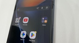 Mint
													Motorola Razr (2025) - Unlocked, Blue, 256 GB, 8 GB, photo 4 of 16