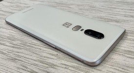 Mint
													OnePlus 6 - Unlocked, White, 128 GB, 8 GB, photo 3 of 7