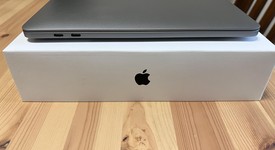 Good
													MacBook Pro 2018 (With Touch Bar) - 13" - I5, Gray, 512 GB, 16 GB, photo 4 of 12