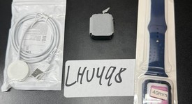 Good
													Apple Watch SE 2nd Gen 40mm - Midnight, A2722 - GPS, Aluminum, photo 3 of 3