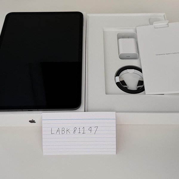 Apple iPad Pro 11 inch (M5) 2025 - Unlocked, 256 GB, Space Black, Apple M5 9-Core, A3358, Standard Glass