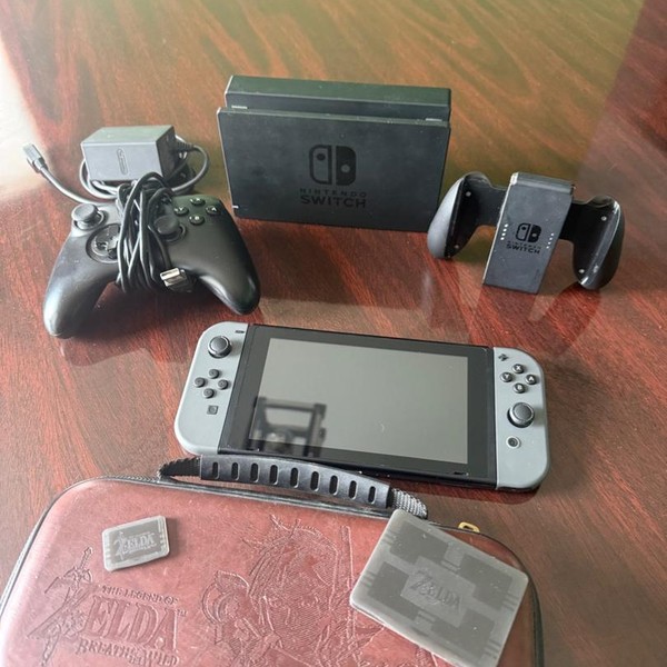 Nintendo Switch - 32 GB, Grey, Pikachu Edition