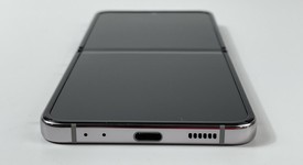 Good
													Samsung Galaxy Z Flip4 5G - Unlocked, Blue, 256 GB, 8 GB, SM-F721U1, photo 4 of 8