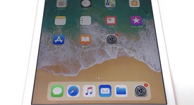 Good
													Apple iPad Pro 9.7" - Verizon, Rose Gold, 32 GB, A1674, photo 2 of 6