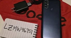 Mint
													Moto G Play (2023) - Unlocked, Navy Blue, 32 GB, 3 GB, photo 5 of 6