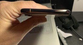 Good
													Apple iPhone Xs - Unlocked, Gold, 256 GB, A1920, photo 5 of 6