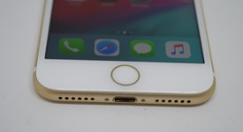 Mint
													Apple iPhone 7 - Unlocked Non-US, Gold, 32 GB, A1779, photo 2 of 10