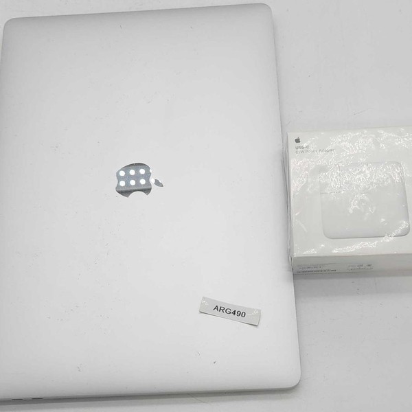 MacBook Pro 2016 (With Touch Bar) - 15 inch - 256 GB, Silver, 16 GB