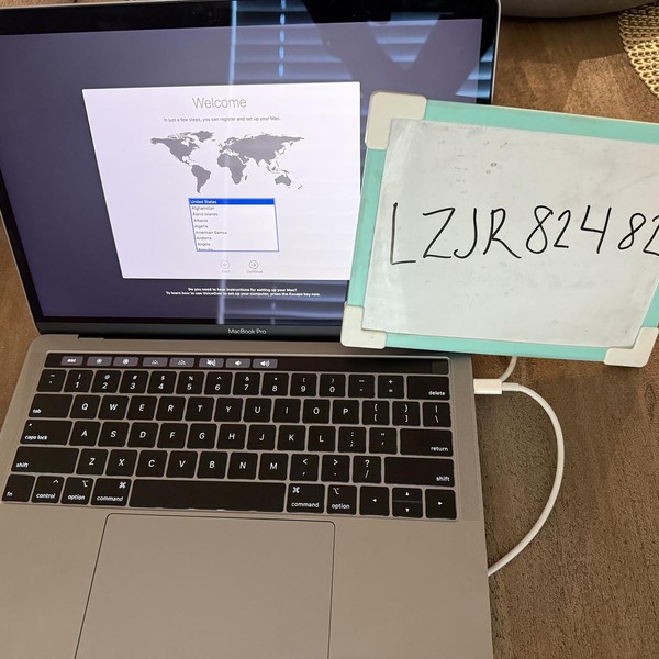 MacBook Pro 2018 (With Touch Bar) - 13 inch - 512 GB, Gray, 8 GB, Intel Core i5