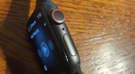 Good
													Apple Watch Series 5 40mm - AT&T, Gray, A2094 Cellular, Aluminum, photo 3 of 8