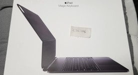 Used
													Apple Magic Keyboard for iPad Pro - Black, photo 1 of 4