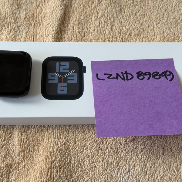 Apple Watch SE 2nd Gen 44mm - Midnight, A2723 - GPS, Aluminum