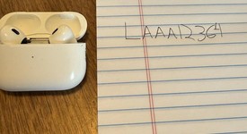 Used
													Apple AirPods Pro 2 - Lightning, photo 2 of 3