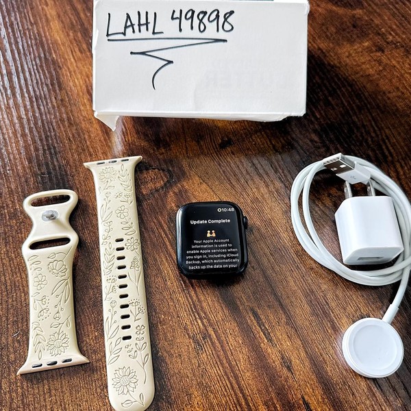 Apple Watch Series 9 45mm - Midnight, A2980 - GPS, Aluminum