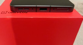 Mint
													OnePlus 13R - Unlocked, Nebula Noir, 256 GB, 12 GB, photo 4 of 8