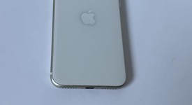 Good
													Apple iPhone SE 3rd Gen 2022 - Unlocked, Starlight, 64 GB, A2595, photo 3 of 8
