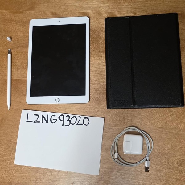 Apple iPad 6th Gen - T-Mobile, 32 GB, Gold, A1954