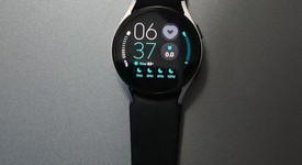 Fair
													Samsung Galaxy Watch5 - Unlocked, Custom, 40mm, Bespoke Edition, photo 2 of 8