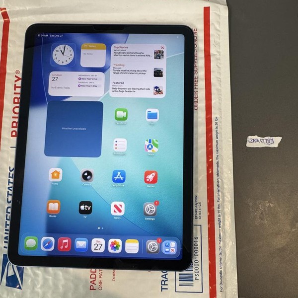 Apple iPad Air 5th Gen - Wi-Fi, 64 GB, Blue, A2588