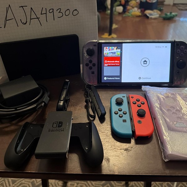 Nintendo Switch - OLED - 64 GB, Red & Blue