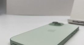 Mint
													Apple iPhone 15 - Unlocked, Green, 128 GB, A2846, photo 4 of 5