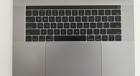 Good
													MacBook Pro 2017 (With Touch Bar) - 15" - I7, Gray, 1 TB, 16 GB, photo 4 of 7