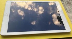 Fair
													Apple iPad 5th Gen - Wi-Fi, Silver, 128 GB, A1822, photo 1 of 10