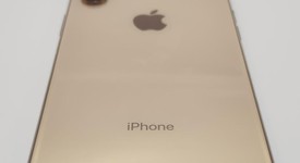 Good
													Apple iPhone Xs - Unlocked, Gold, 64 GB, A1920, photo 4 of 5