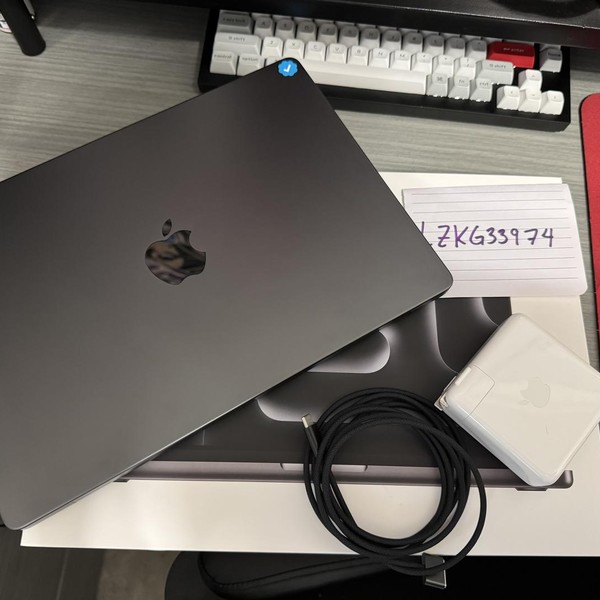 MacBook Pro Late 2023 (M3) - 14 inch - 1 TB, Black, 18 GB, Apple M3 Pro 12-core, 18-core GPU